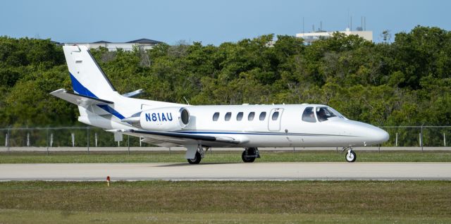 Cessna Citation II (N81AU) - lining up for takeoff runway 5