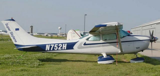 Cessna Skylane (N752H) - In Appleton for OSHKOSH