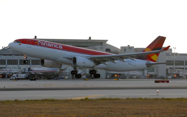 Airbus A330-200 (N948AC) - R-8R departure to BOG