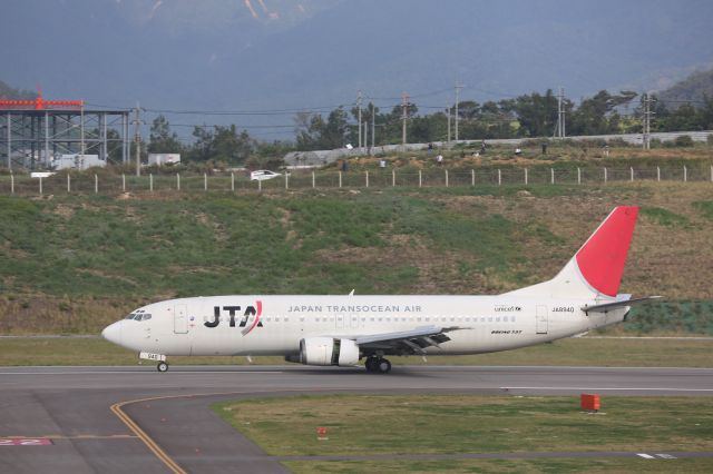 BOEING 737-400 (JA8940)