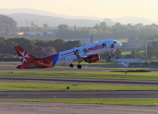 Airbus A320 (9H-NEO)