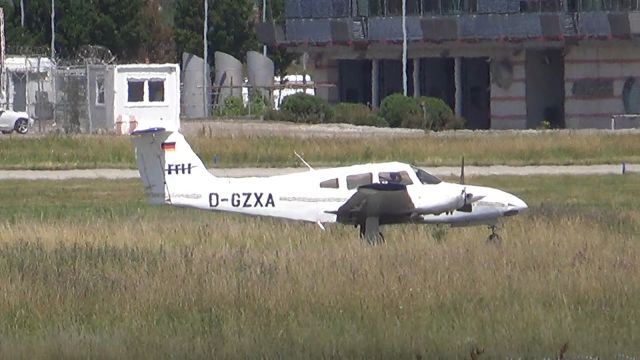 Piper PA-44 Seminole (D-GZXA)