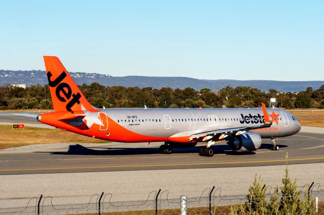 Airbus A321neo (VH-OFS) - Airbus A321-251NX cn 11229. Jetstar Airways VH-OFS heading for runway 03 departure YPPH 01 July 2023