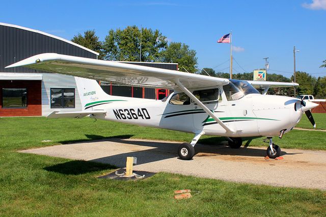Cessna Skyhawk (N6364D)
