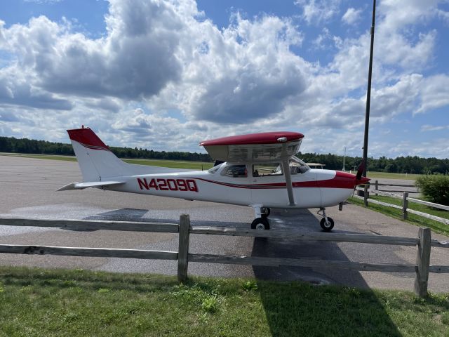 Cessna Skyhawk (N4209Q)