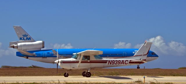 — — - Hato Airport Curacao