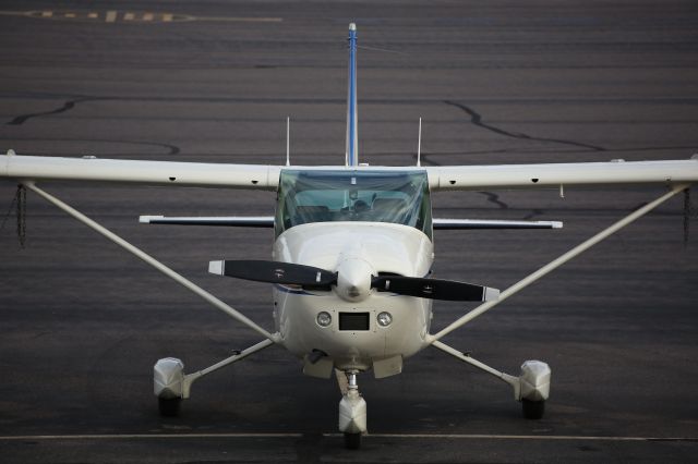 Cessna Skylane (N182DM)
