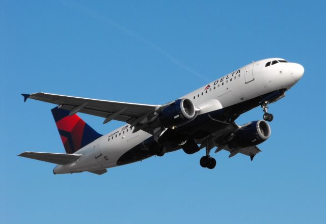 Airbus A319 (N358NB) - Delta Airbus A319 departing RWY 27