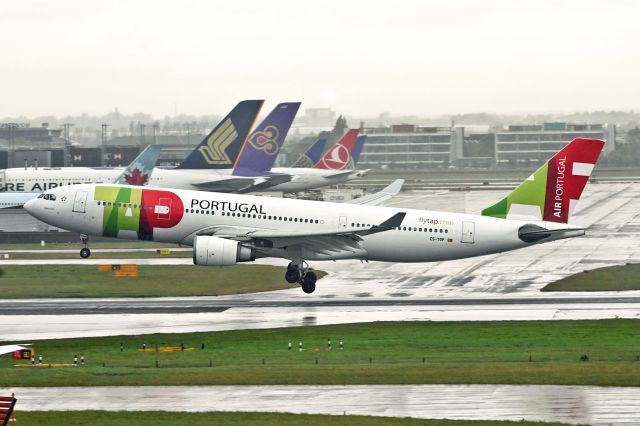 Airbus A330-200 (CS-TOP)