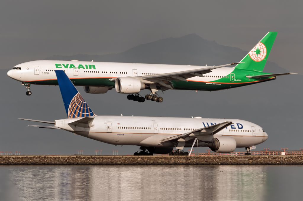 BOEING 777-300 (B-16733) - 22nd Nov., 2017