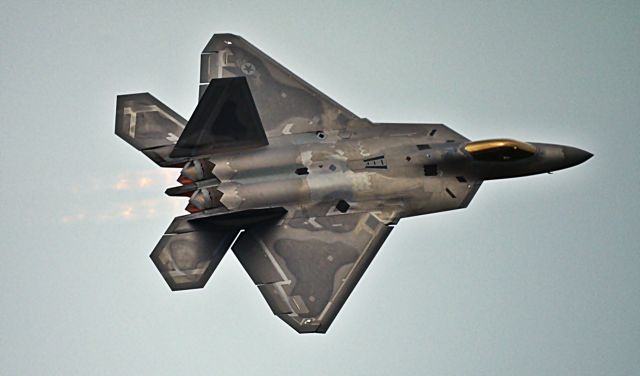 — — - F-22 Raptor