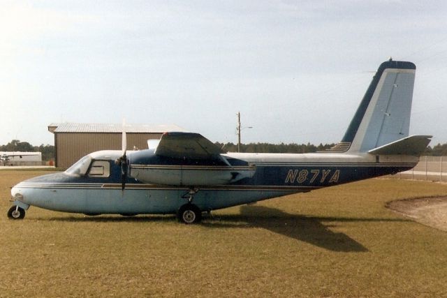 Aero U-9 Commander 680 Super (N87YA) - Seen here in Jan-92.  Registration cancelled 22-May-13.