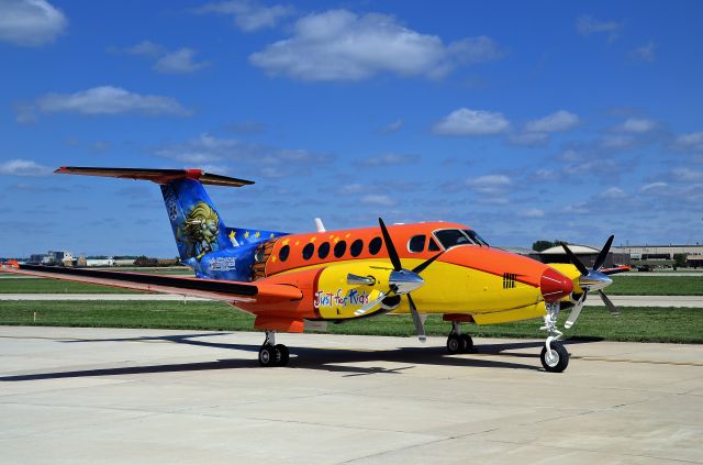 Beechcraft Super King Air 200 (N911CM)