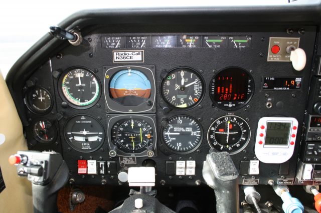 Mooney M-20 (N36CE) - Left panel