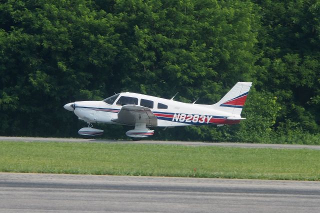 Piper Cherokee (N8283Y)