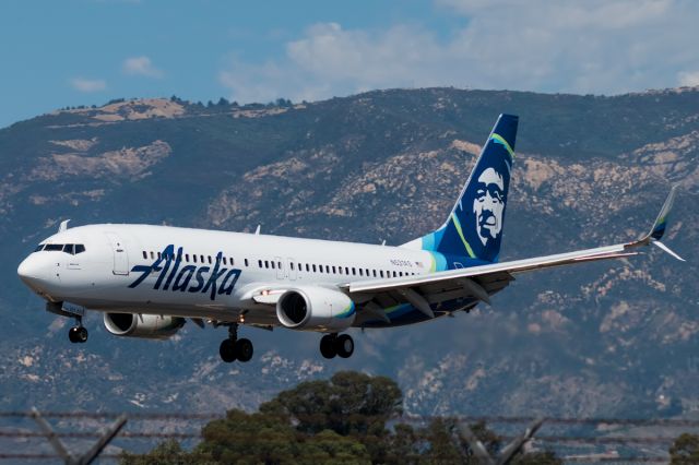 Boeing 737-800 (N531AS) - Alaska Airlines today started using mainline 737s on the Seattle to Santa Barbara. The flight was served by a ERJ-175LR but was upgraded just today. In return the Portland flight will be downgraded from a ERJ-175 to a Q400, also the Seattle flight will become daily