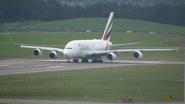 Airbus A380-800 (A6-EUF) - from ZRH to DXB, waiting for take-off (RWY 16)