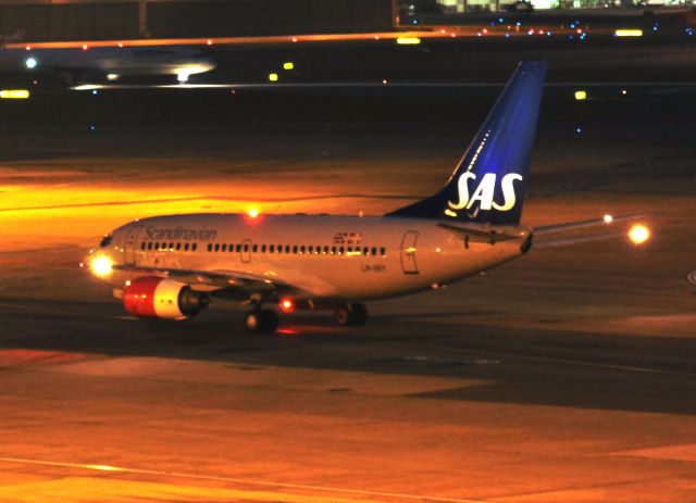 BOEING 737-600 (LN-RRY)