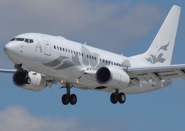 Boeing 737-700 (M-YBBJ) - 30/06/2013br /GLOBAL JET AUSTRIA