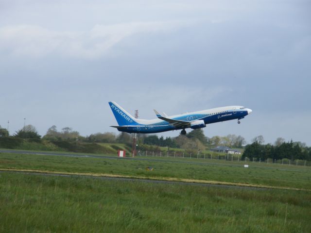 Boeing 737-800 (EI-DCL)