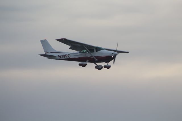 Cessna Skylane (N29PC)