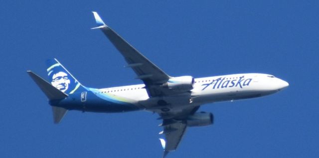 Boeing 737-800 (N548AS) - In bound Runway 9R KPHL from KSEA (Seattle, WA)