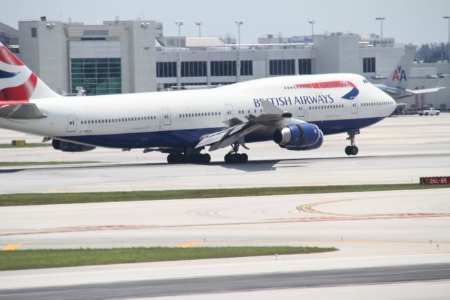 Boeing 747-400 (G-BNLS)