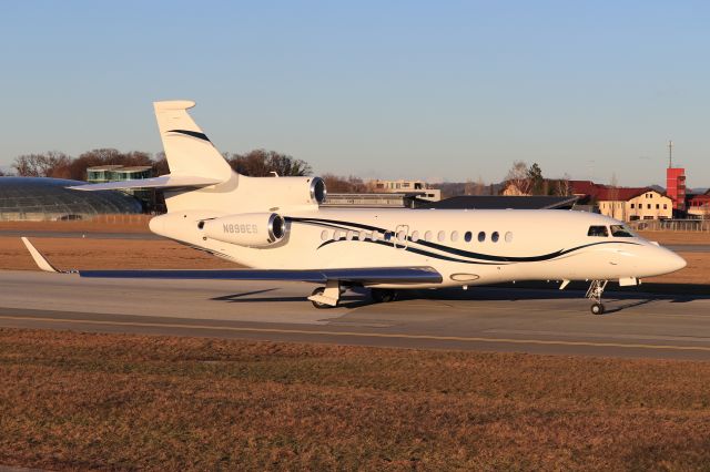 Dassault Falcon 7X (N898ES)