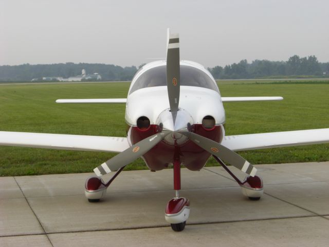 Cessna 350 (N823DH)