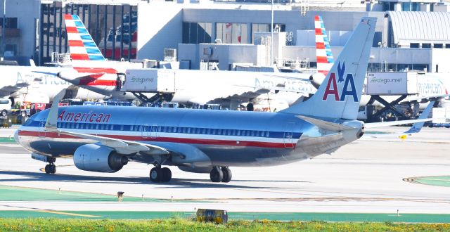 Boeing 737-700 (N917AN)