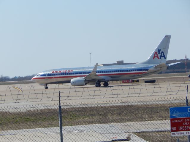 Boeing 737-800 (N945AN)