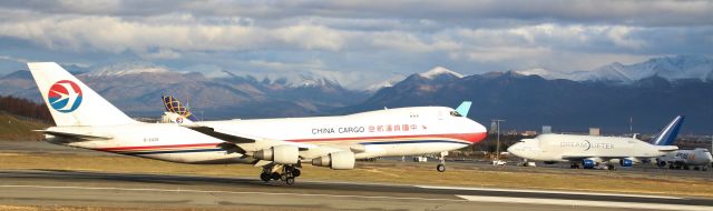 Boeing 747-400 (B-2428)