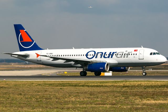 Airbus A320 (TC-OBU)