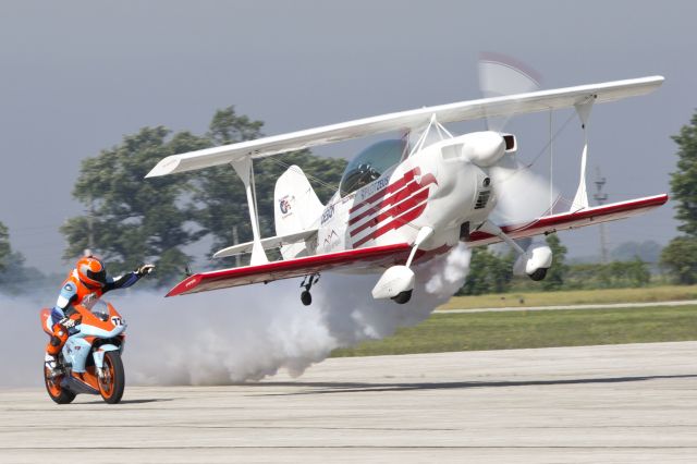 AVIAT Eagle (N34BJ) - Sibling Rivalry airshow act brothers David and Billy Werth after a successful wing grab