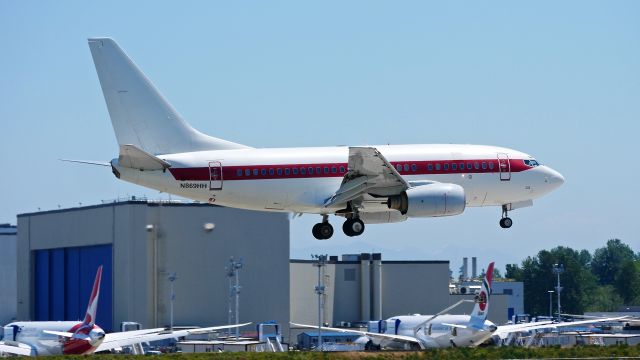 BOEING 737-600 (N869HH) - JANET202 on short final to Rwy 16R to complete a flight test on 6.19.18. (ln 932 / cn 28650). The aircraft has been at ATS for maintenance. 