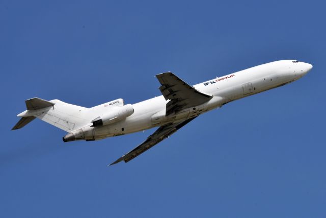 BOEING 727-200 (N215WE) - Line # 1830 out of 1832. S/N # 22936. Built in 1984 for FedEx, originally N215FE. Here she is, airborne after a surprisingly short takeoff run of less than 3000 feet. Climbed like a bat out of hell with it's tail on fire!. Departing 23-L on 07-15-21. Look at those graceful lines. You can hear the crackling of those beautiful P&W JT8D-17'S Music to the ears of us airplane afficiando's....