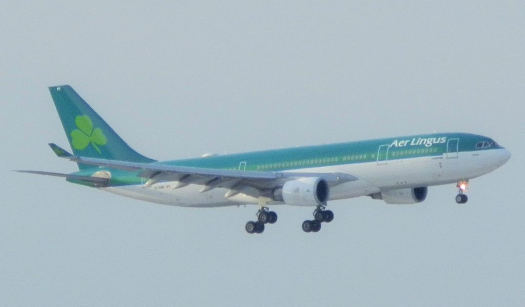 Airbus A330-200 (EI-EWR) - On Finals"From Dublin!"