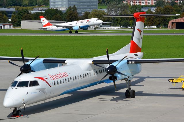 de Havilland Dash 8-400 (OE-LGE)