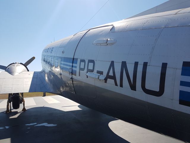 Douglas DC-3 (PP-ANU)