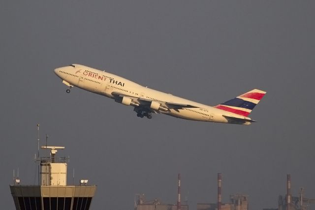 BOEING 747-300 (HS-UTV)