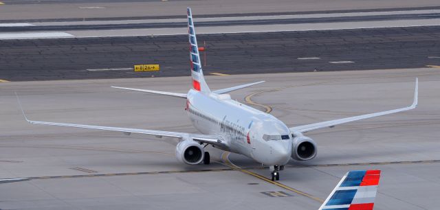 Boeing 737-700 (N804NN) - barry m. goldwater terminal 4 N3 14OCT19