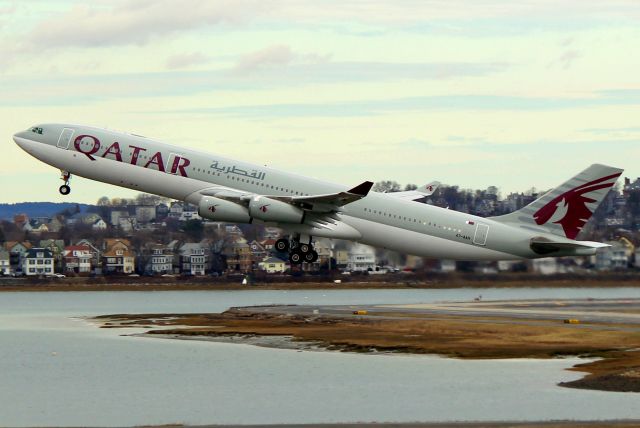 Airbus A340-300 (A7-AAH) - Qatar Amiri flight departing with college students heading home for spring break