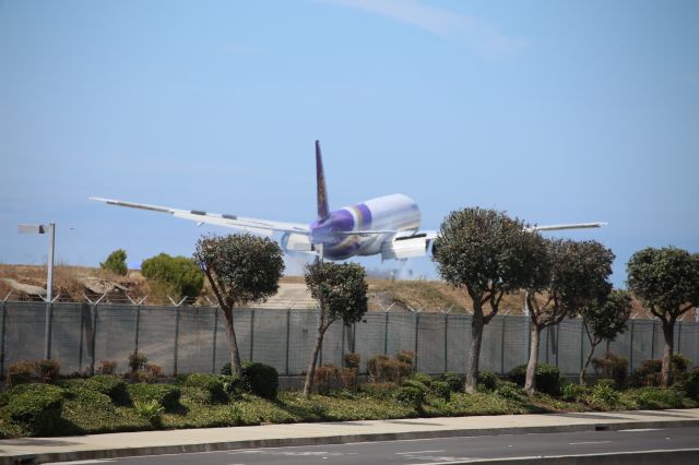 BOEING 777-300ER (HS-TKM)