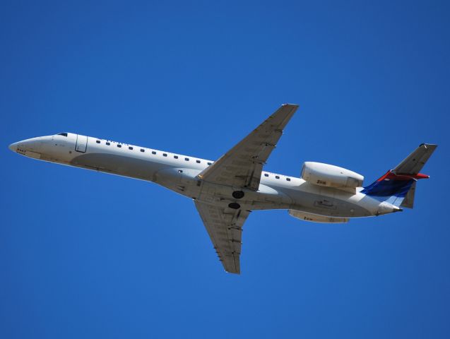 Embraer ERJ-145 (N567RP) - Departing 36C - 11/6/10