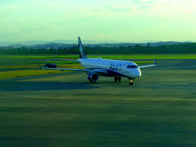 Embraer ERJ-190 (PR-AUJ)
