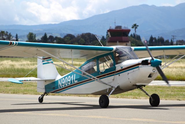 CHAMPION Tri-Traveler (N9091L) - Local Citabria taxing in at Reid Hillview Airport, San Jose, CA.