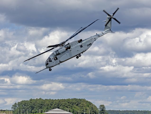 Sikorsky MH-53E Sea Dragon (16-9020) - How’s this for a power climb? Here’s a new CH-53K King Stallion from the 2nd Marine Aircraft Wing, Marine Aircraft Group (MAG) 29, HMH-461 Marine Heavy Aircraft Helicopter Squadron "Iron Horse", MCAS New River, NC climbing out steep during the Marine Air Ground Task Force (MAGTF) demo at the Cherry Point Air Show on 11 May 2024.