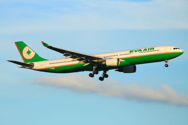 Airbus A330-300 (B-16335)