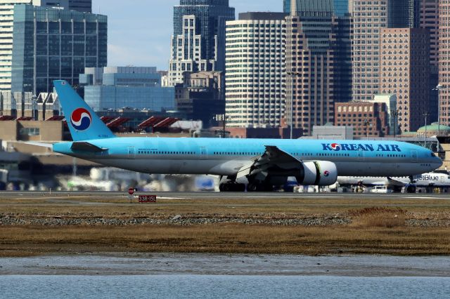 BOEING 777-300ER (HL7204) - Korean Air B77W arriving to BOS with faded ‘Blackpink/World Expo 2030’ titles.