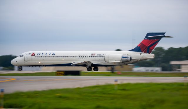 Boeing 717-200 (N938AT) - Delta 717-200 departing CAE bound for ATL